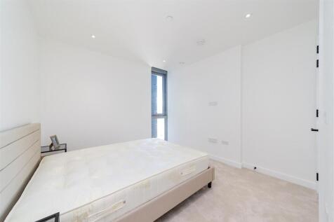Master Bedroom           .jpg