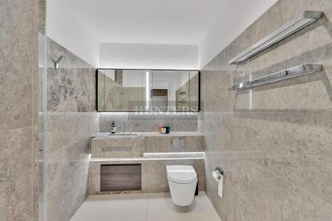 Bathroom      .jpg