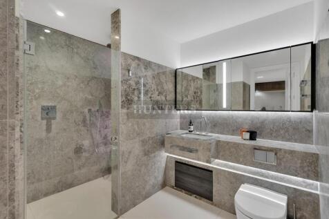 Bathroom        .jpg