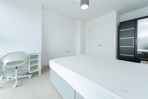 Master Bedroom   .jpg