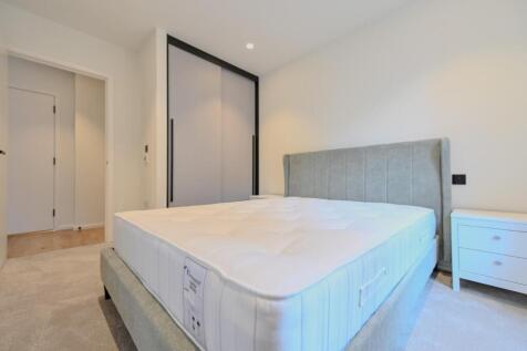 Bedroom    .jpg