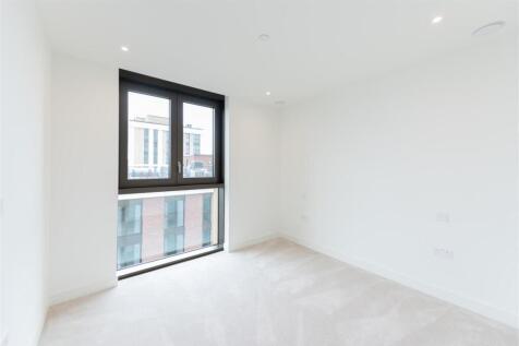 Master Bedroom        .jpg