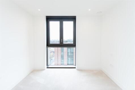 Master Bedroom         .jpg