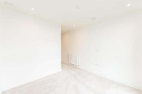 Master Bedroom ..jpg