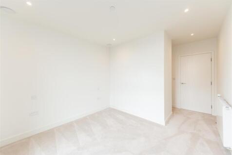 Master Bedroom    .jpg