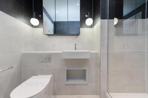 En-suite Bathroom.jpg