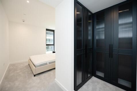 Master Bedroom   .jpg