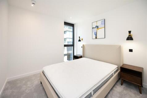 Master Bedroom        .jpg