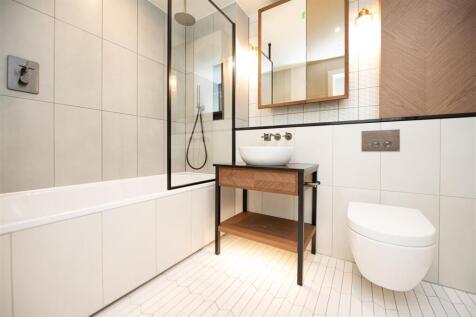 Bathroom. .jpg