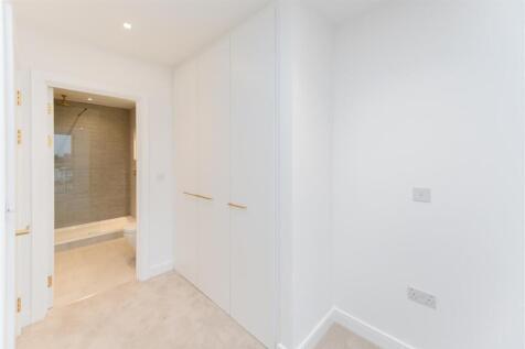 Master Bedroom       .jpg