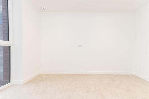Master Bedroom         .jpg