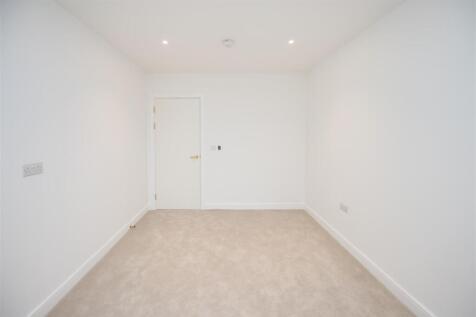 Bedroom    .jpg