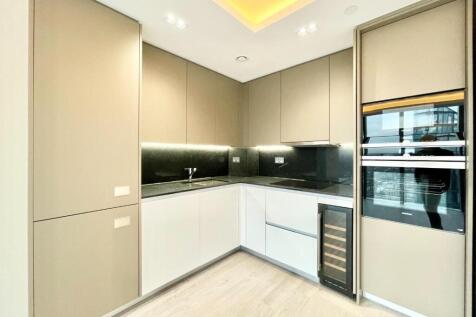 Kitchen       .JPG