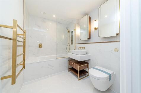 Bathroom 2.jpg