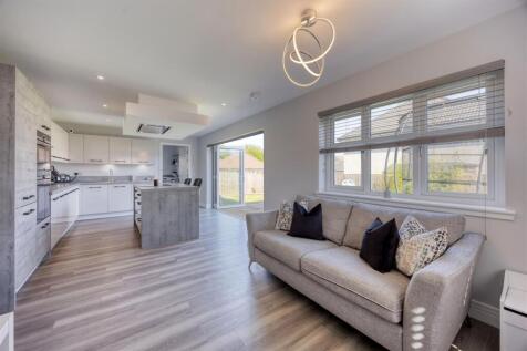10_COURTMALAW_AVE_MILTON_OF_CAMPSIE_019.JPEG
