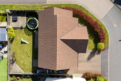 10_COURTMALAW_AVE_MILTON_OF_CAMPSIE_011.JPG