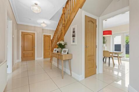 Hallway 1.jpg