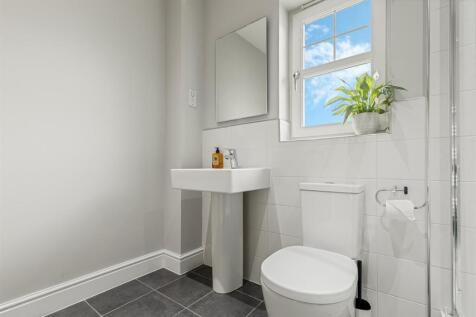 ensuite 2.jpg