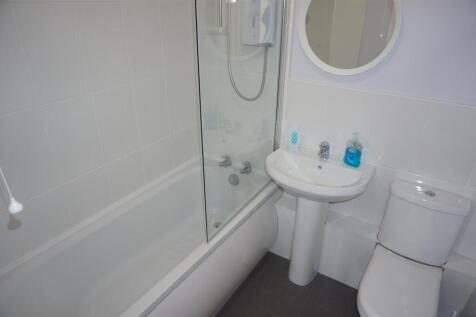 Bathroom.JPG