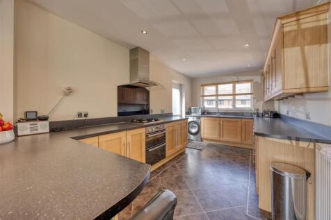 74_WAVERLEY_PARK_KIRKINTILLOCH_012.JPEG