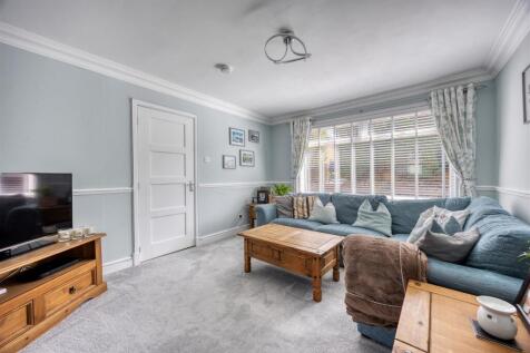 50_ST_COLUMBA_DRIVE_KIRKINTILLOCH_010.JPEG
