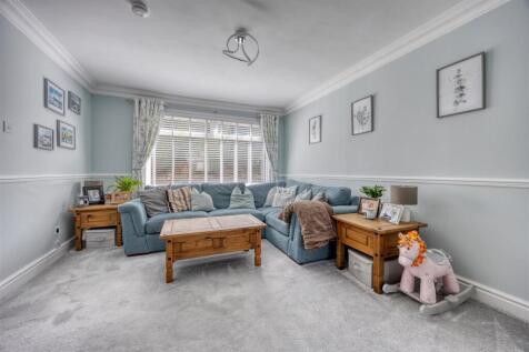 50_ST_COLUMBA_DRIVE_KIRKINTILLOCH_011.JPEG