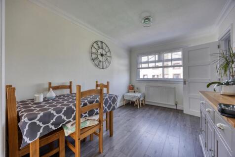 50_ST_COLUMBA_DRIVE_KIRKINTILLOCH_012.JPEG