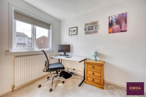 50_ST_COLUMBA_DRIVE_KIRKINTILLOCH_022_blurred.jpg