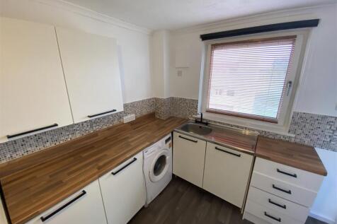 Kitchen 1.JPG