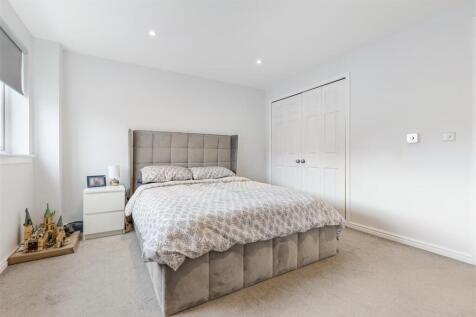 Master Bedroom 1.jpg