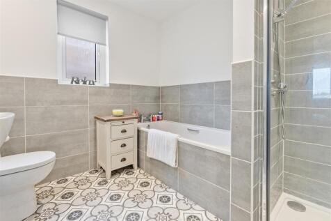 Family Bathroom.jpg