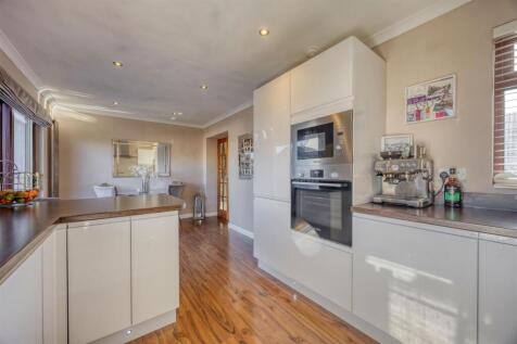6_BRAMLEY_PLACE_LENZIE_011.JPEG