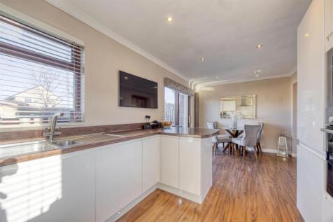 6_BRAMLEY_PLACE_LENZIE_012.JPEG