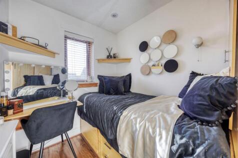 6_BRAMLEY_PLACE_LENZIE_015.JPEG