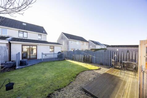 6_BRAMLEY_PLACE_LENZIE_003.JPG