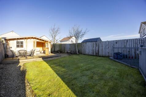 6_BRAMLEY_PLACE_LENZIE_002.JPG