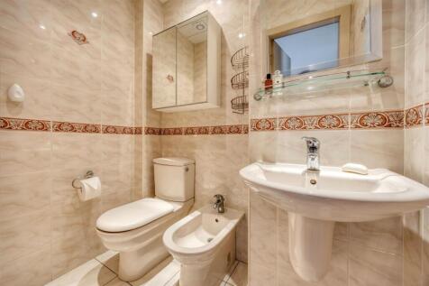 4_AILSA_DRIVE_KIRKINTILLOCH_024.JPEG