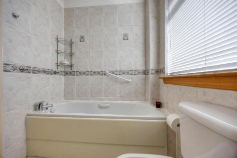 4_AILSA_DRIVE_KIRKINTILLOCH_027.JPEG