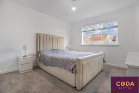 MASTER BEDROOM 2.jpg