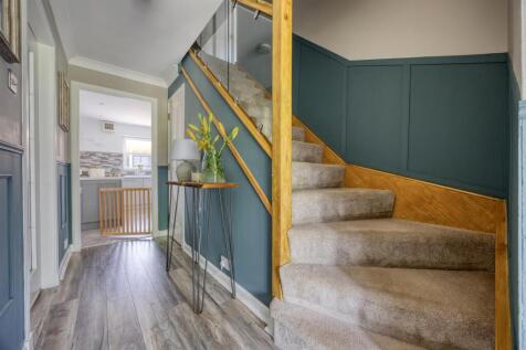 48_CASTLE_CIRCLE_LENNOXTOWN_015.jpg