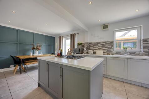 48_CASTLE_CIRCLE_LENNOXTOWN_018.jpg