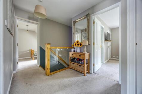 48_CASTLE_CIRCLE_LENNOXTOWN_036.jpg