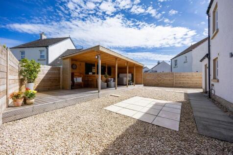 48_CASTLE_CIRCLE_LENNOXTOWN_007.jpg