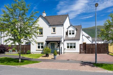 48_CASTLE_CIRCLE_LENNOXTOWN_003.jpg