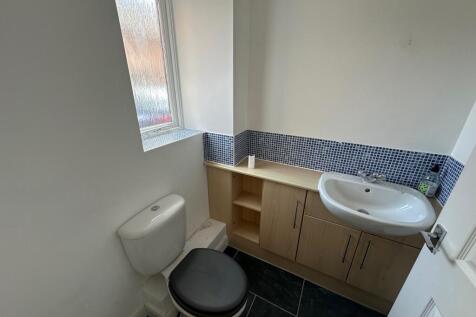 Cloakroom/wc