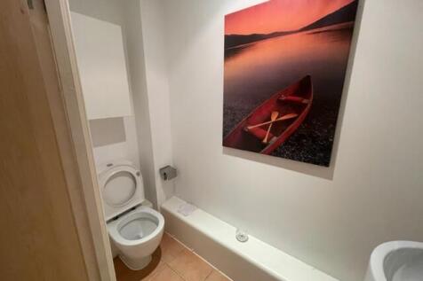 Cloakroom/wc