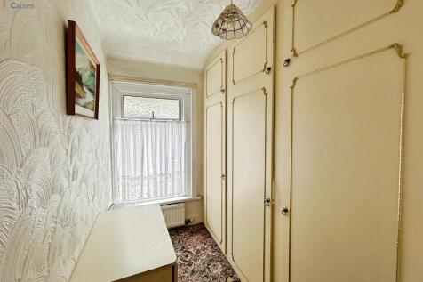 Bedroom 6/Dressing Room