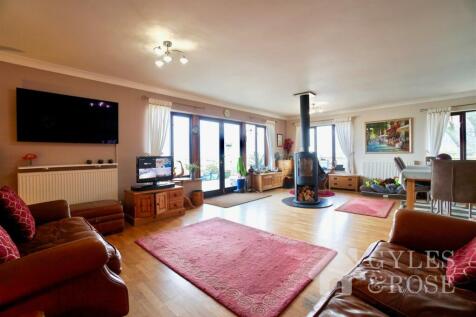 Living/Dining Room