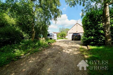 Drive way &#43; Garage