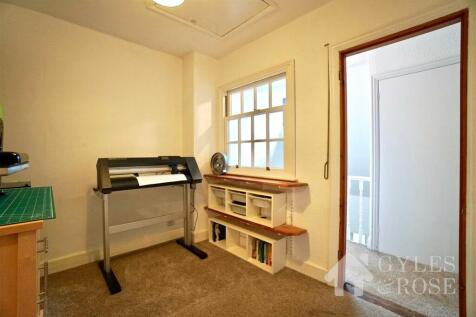 Walk-in wardrobe